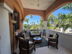 Luxury Plaza Colonial Apartment with Superior Location next to Town & Beaches